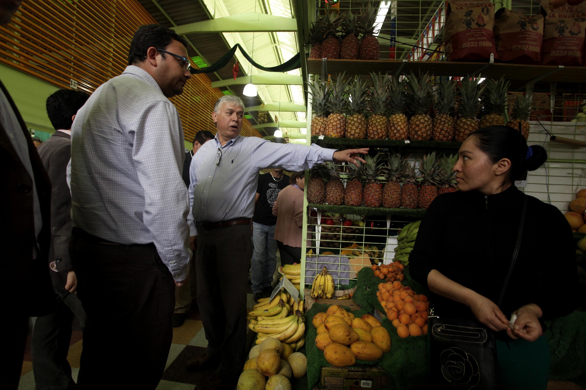 Ministro Furche visita Terminal Agropecuario de Iquique y destaca labor agrícola en regiones del extremo norte