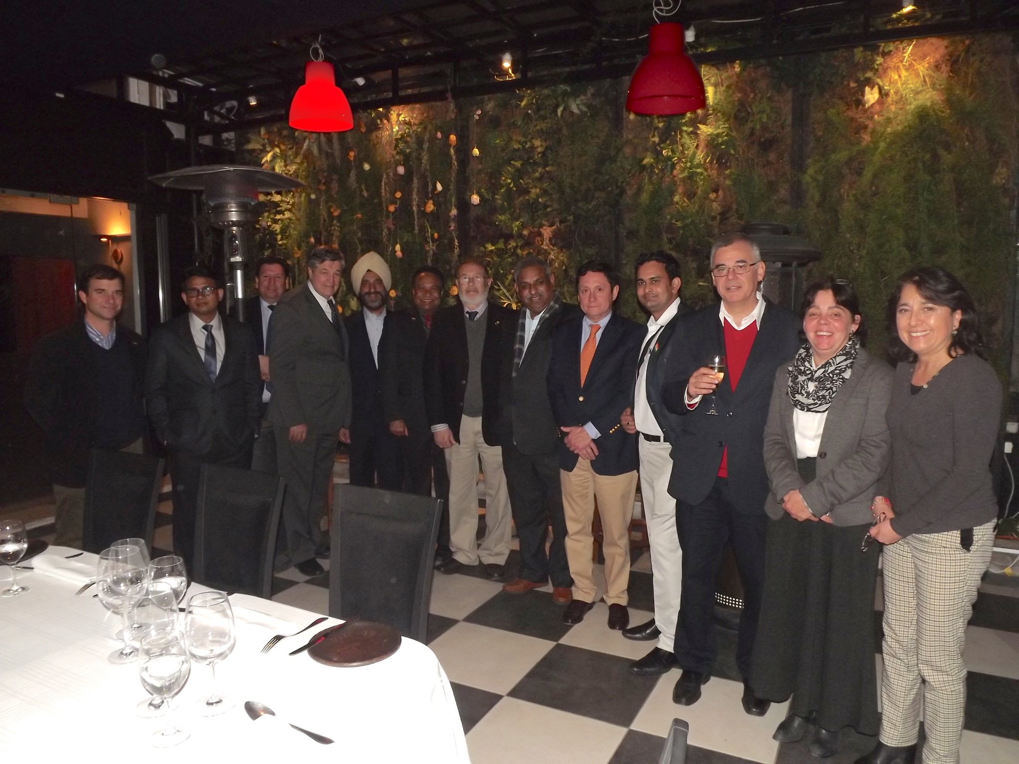 Delegación India viaja a Chile para conocer industria frutícola en terreno 